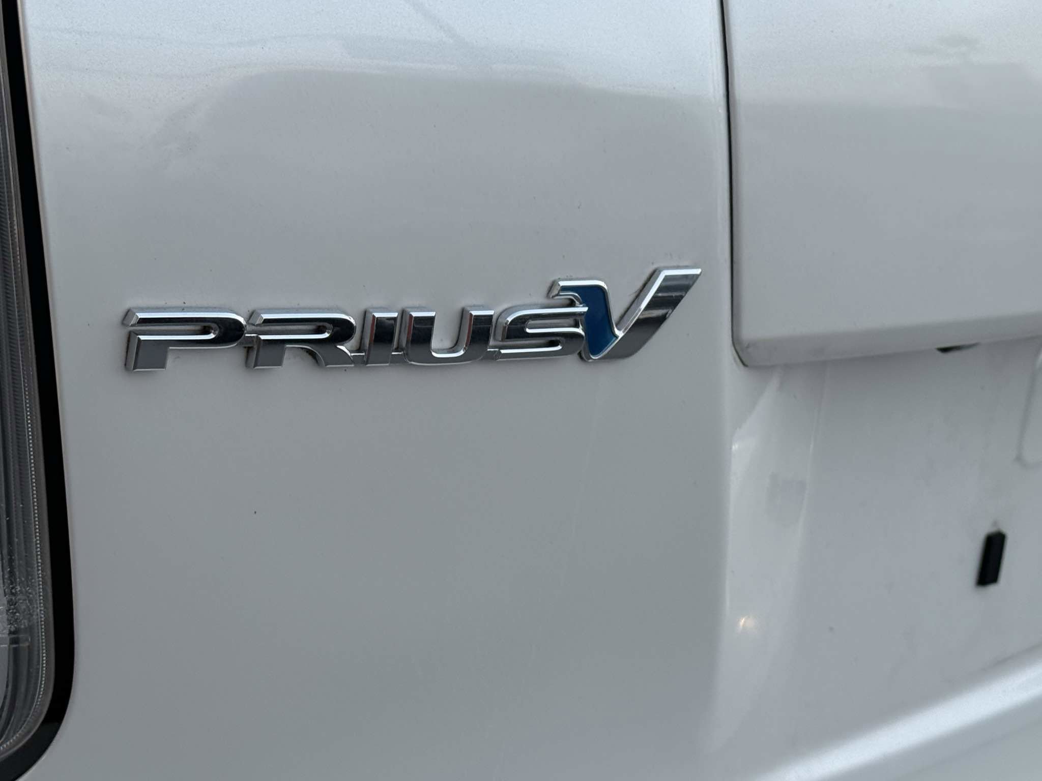 Used 2014 Toyota Prius V Two FWD image 8
