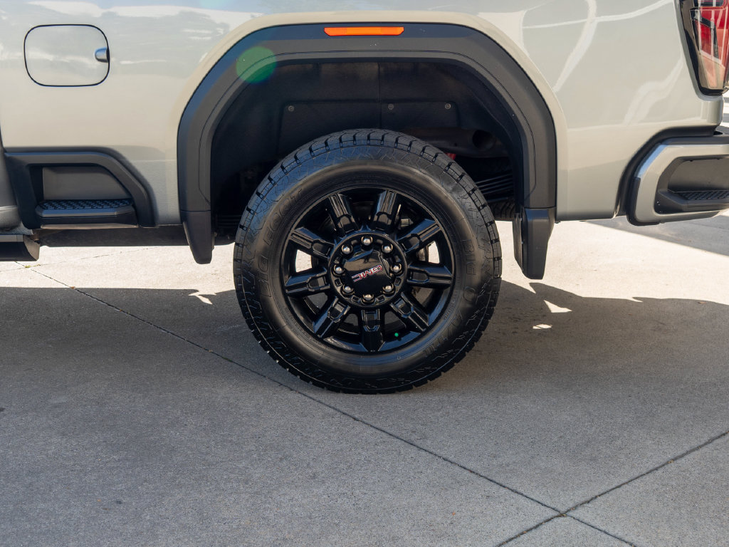 Used 2024 GMC Sierra 2500 AT4 w/ AT4 Premium Plus Package AWD/4WD image 33