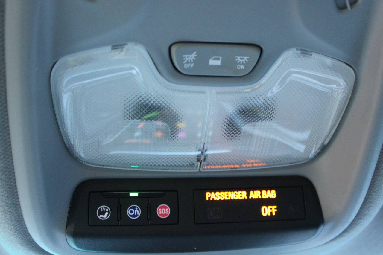 Used 2020 Chevrolet Bolt Premier w/ Infotainment Package image 33