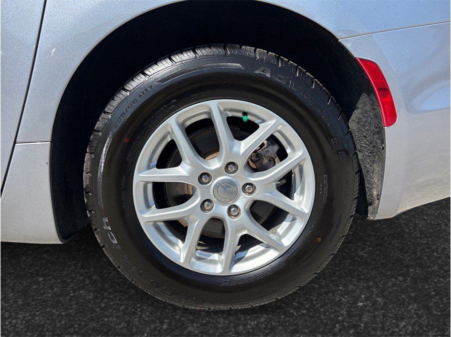 Used 2020 Chrysler Pacifica Touring-L FWD image 13