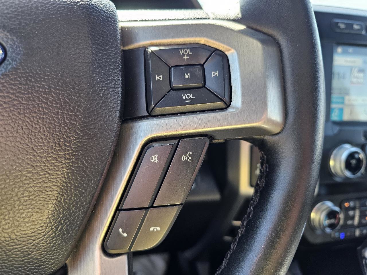 Used 2019 Ford F150 Platinum w/ Equipment Group 701A Luxury AWD/4WD image 13