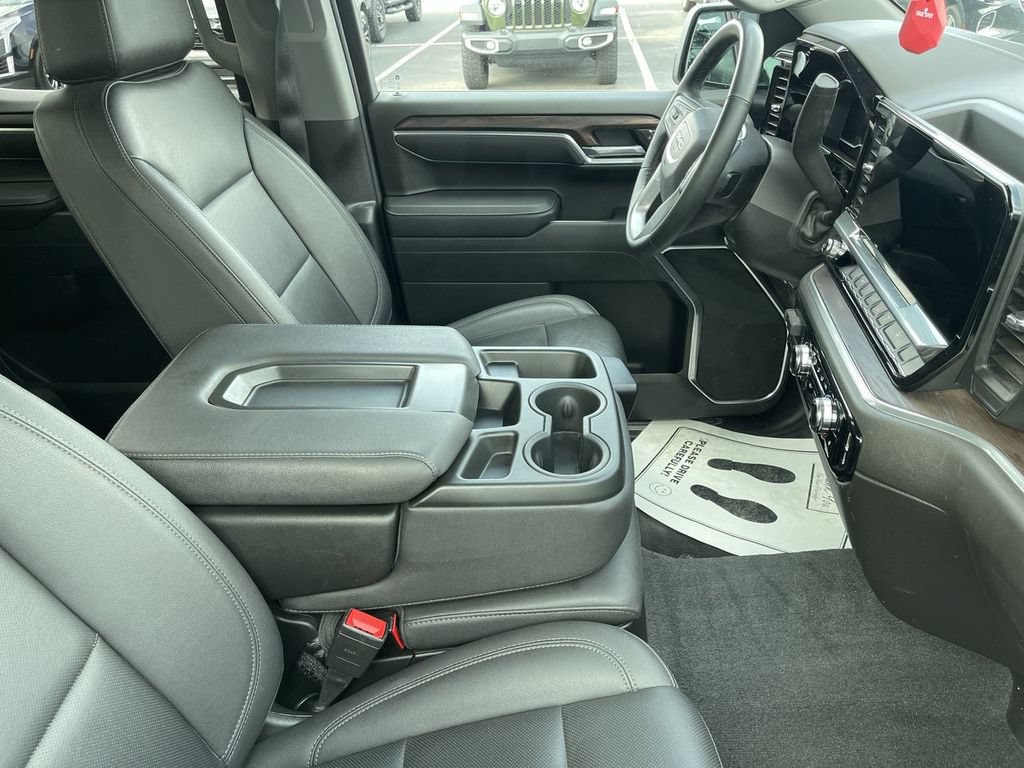Used 2025 GMC Sierra 1500 SLT AWD/4WD image 11