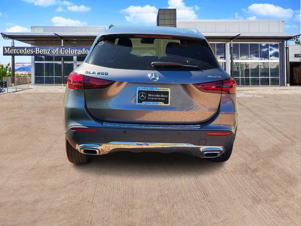Used 2025 Mercedes-Benz GLA 250 4MATIC image 4
