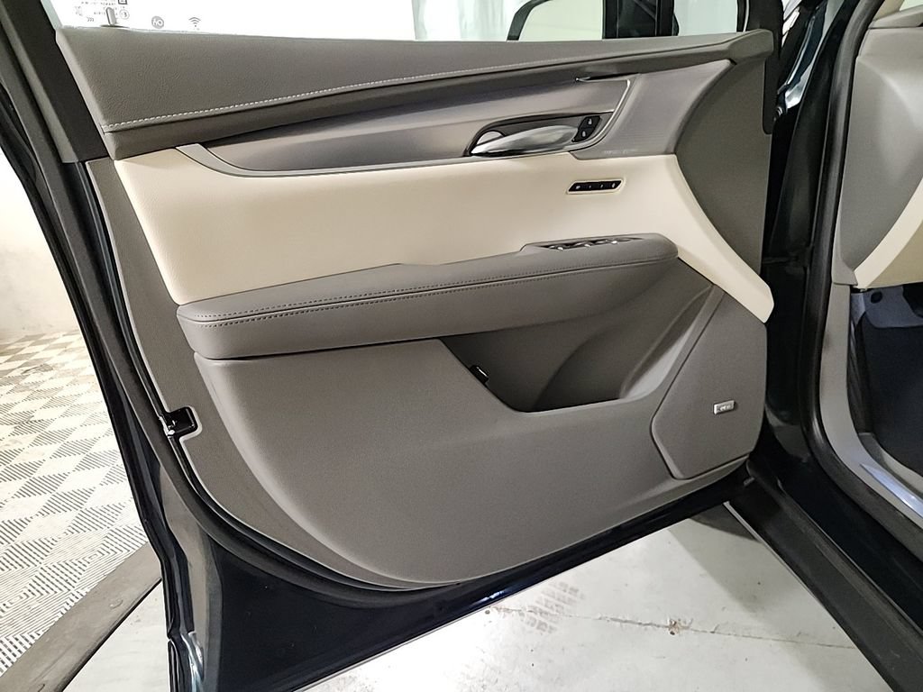 Used 2024 Cadillac XT5 Premium Luxury w/ Technology Package FWD image 19