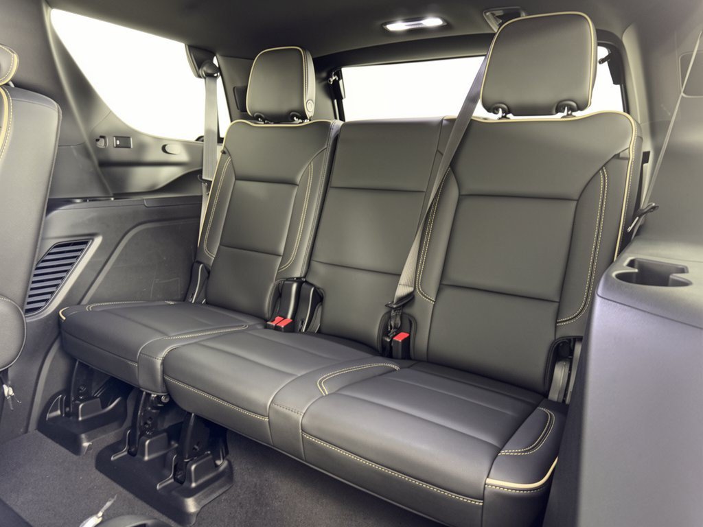 Used 2023 Chevrolet Tahoe Premier AWD/4WD image 31
