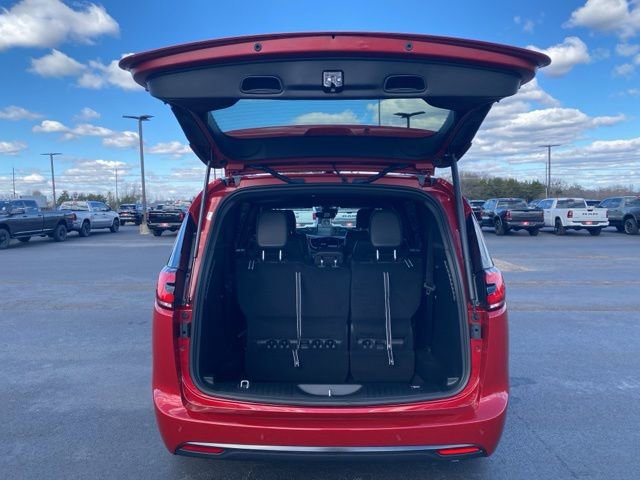 New 2026 Chrysler Pacifica Select w/ S Appearance Package FWD image 38