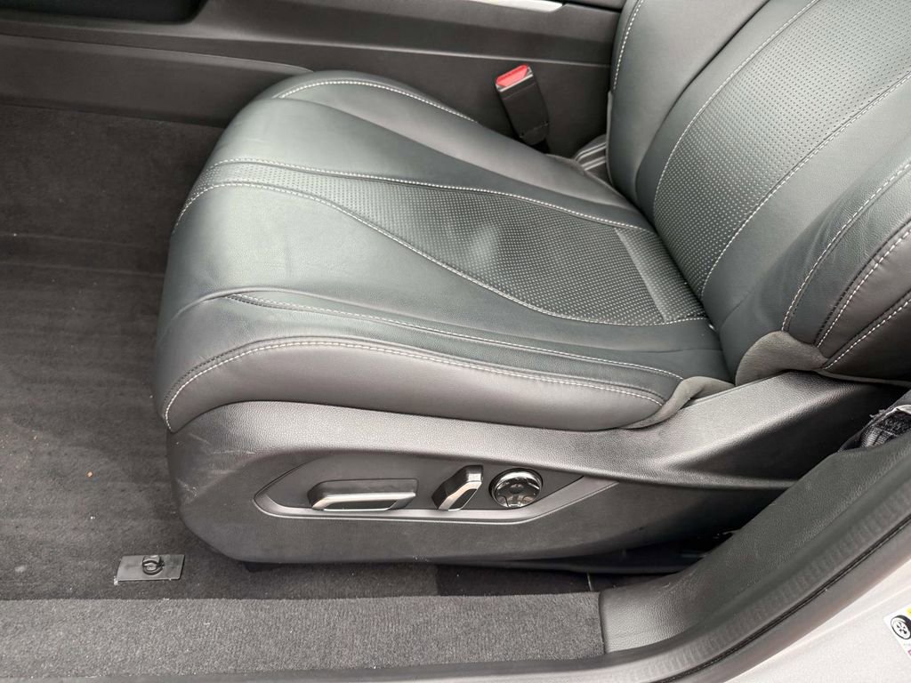 Used 2025 Acura TLX w/ Technology Package image 12