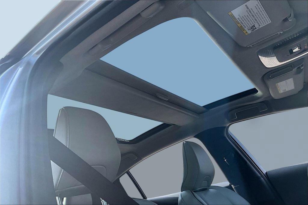 Used 2023 Toyota Prius XLE image 27