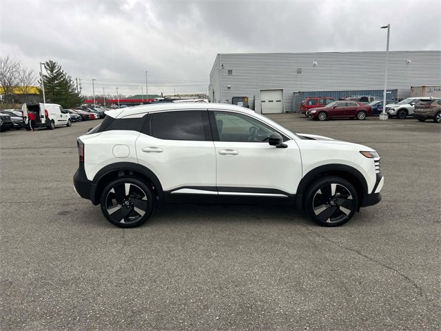 New 2026 Nissan Kicks SR w/ SR Premium Package image 3