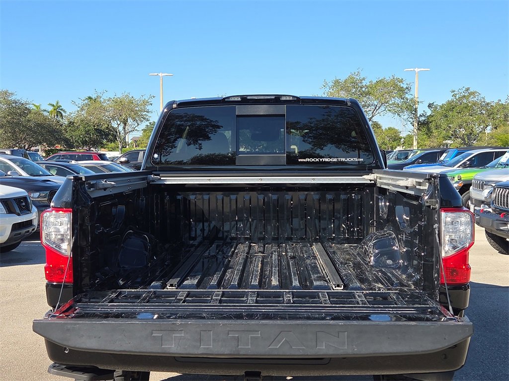 Used 2021 Nissan Titan SV w/ SV Convenience Package image 14