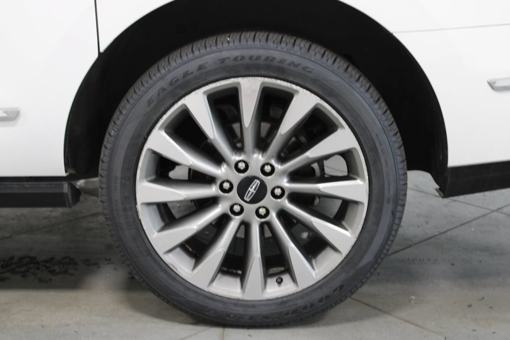 Used 2020 Lincoln Navigator L Reserve w/ Luxury Package AWD/4WD image 19