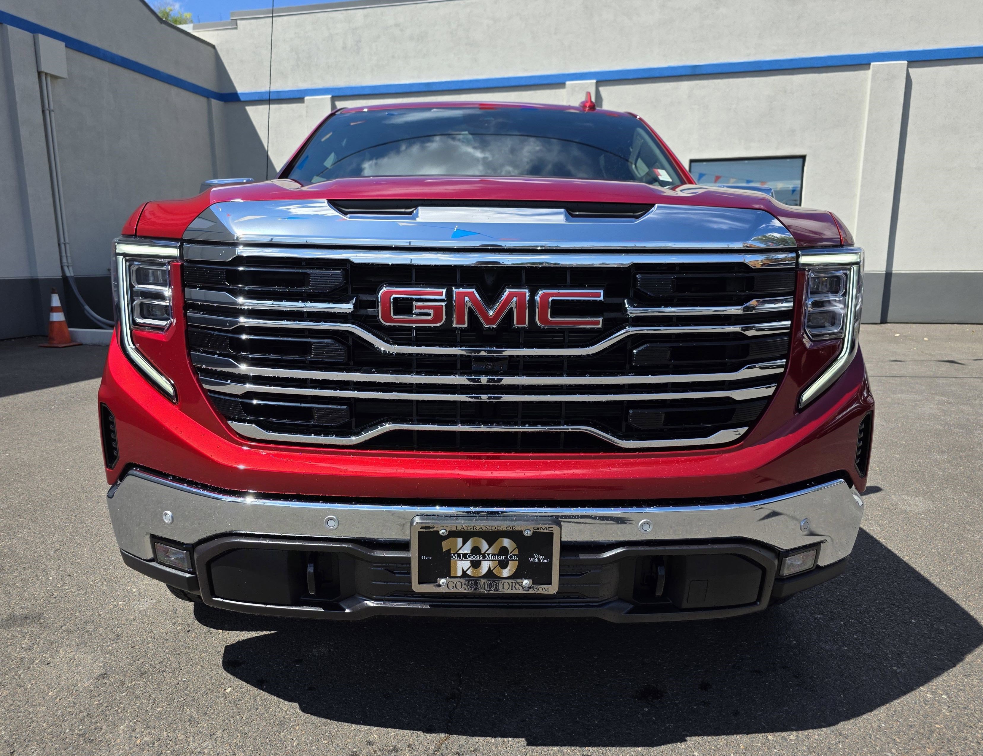 New 2026 GMC Sierra 1500 SLT w/ SLT Convenience Package image 2