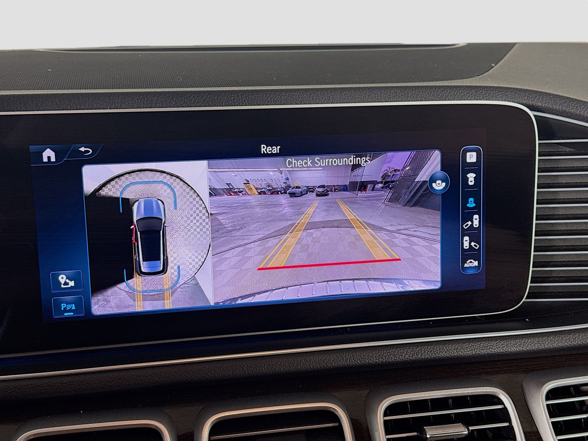 Used 2024 Mercedes-Benz GLE 450e 4MATIC w/ Warmth & Comfort Package image 19