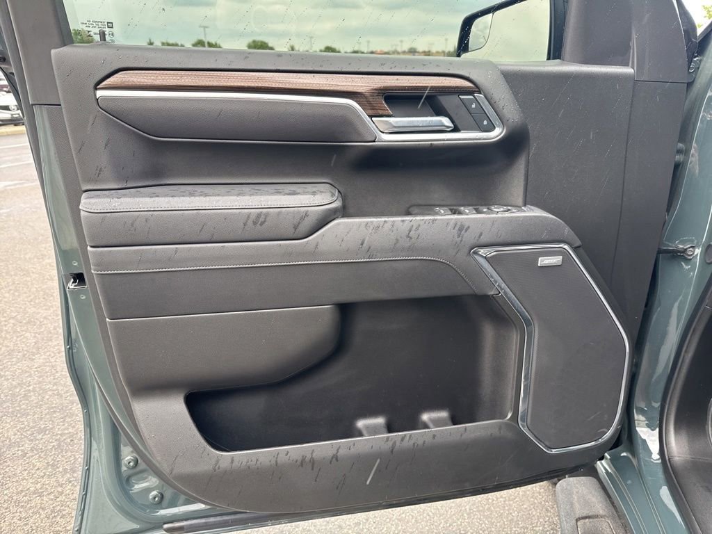 Used 2025 Chevrolet Silverado 1500 LT Trail Boss w/ Convenience Package II AWD/4WD image 27