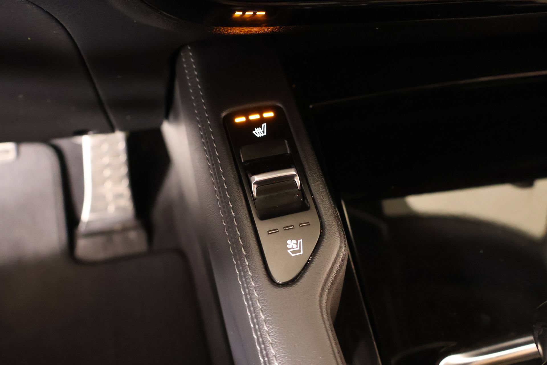 Used 2022 Kia Telluride SX w/ SX Prestige Package AWD/4WD image 8
