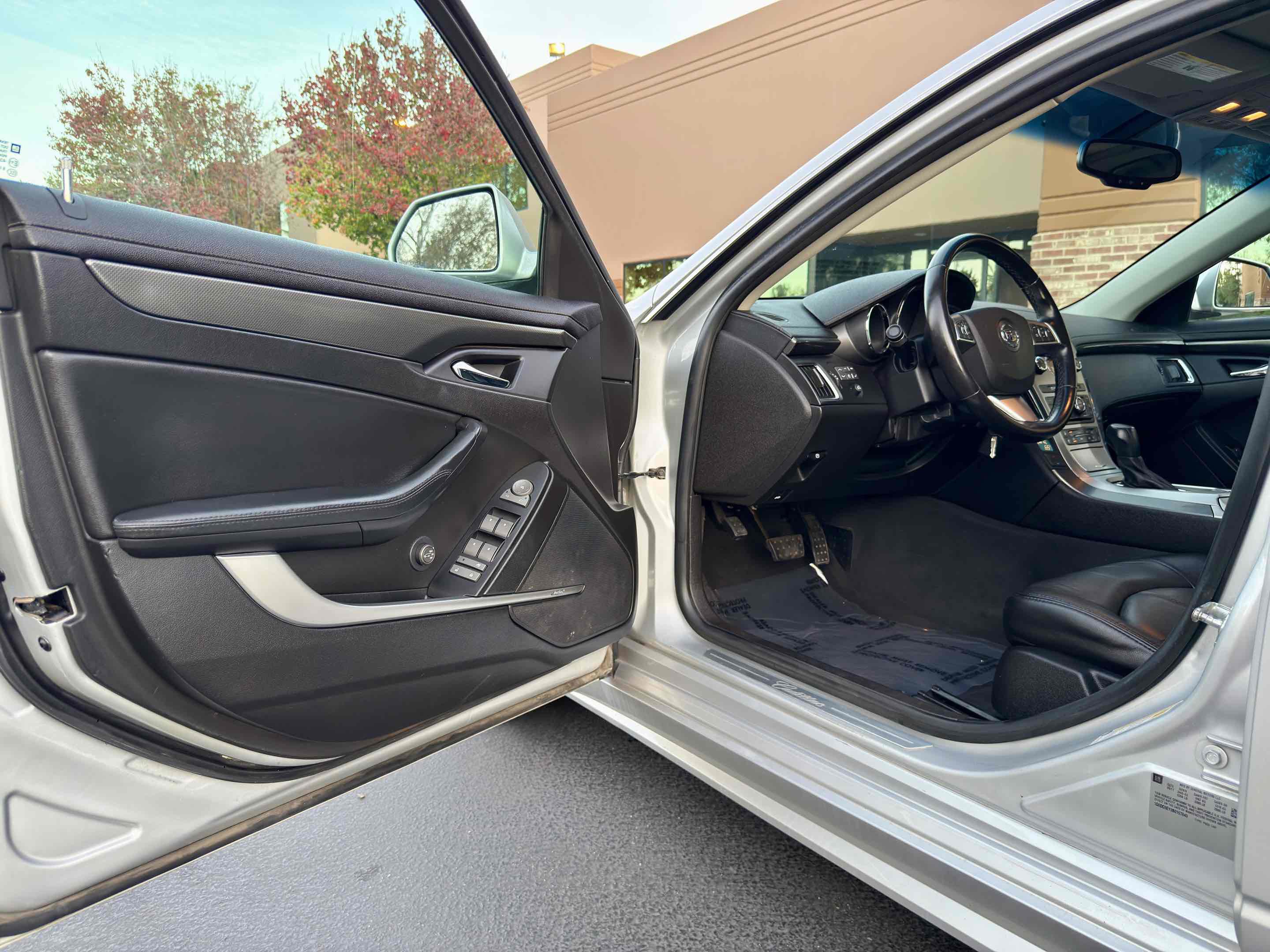 Used 2011 Cadillac CTS AWD Wagon image 36