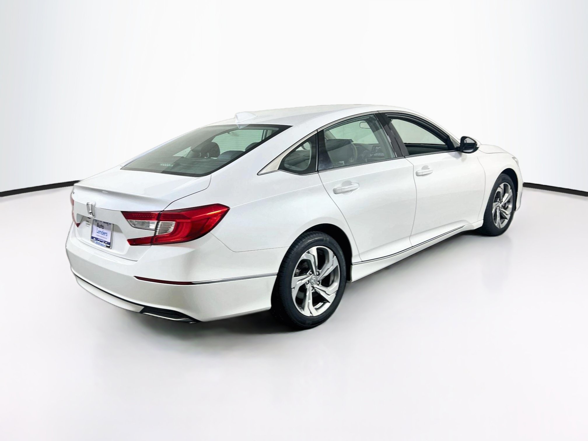 Used 2018 Honda Accord EX image 5