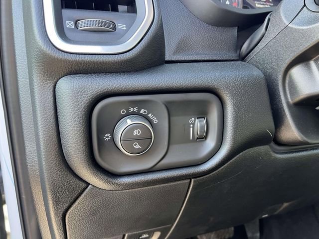 New 2026 RAM 3500 Big Horn AWD/4WD image 10