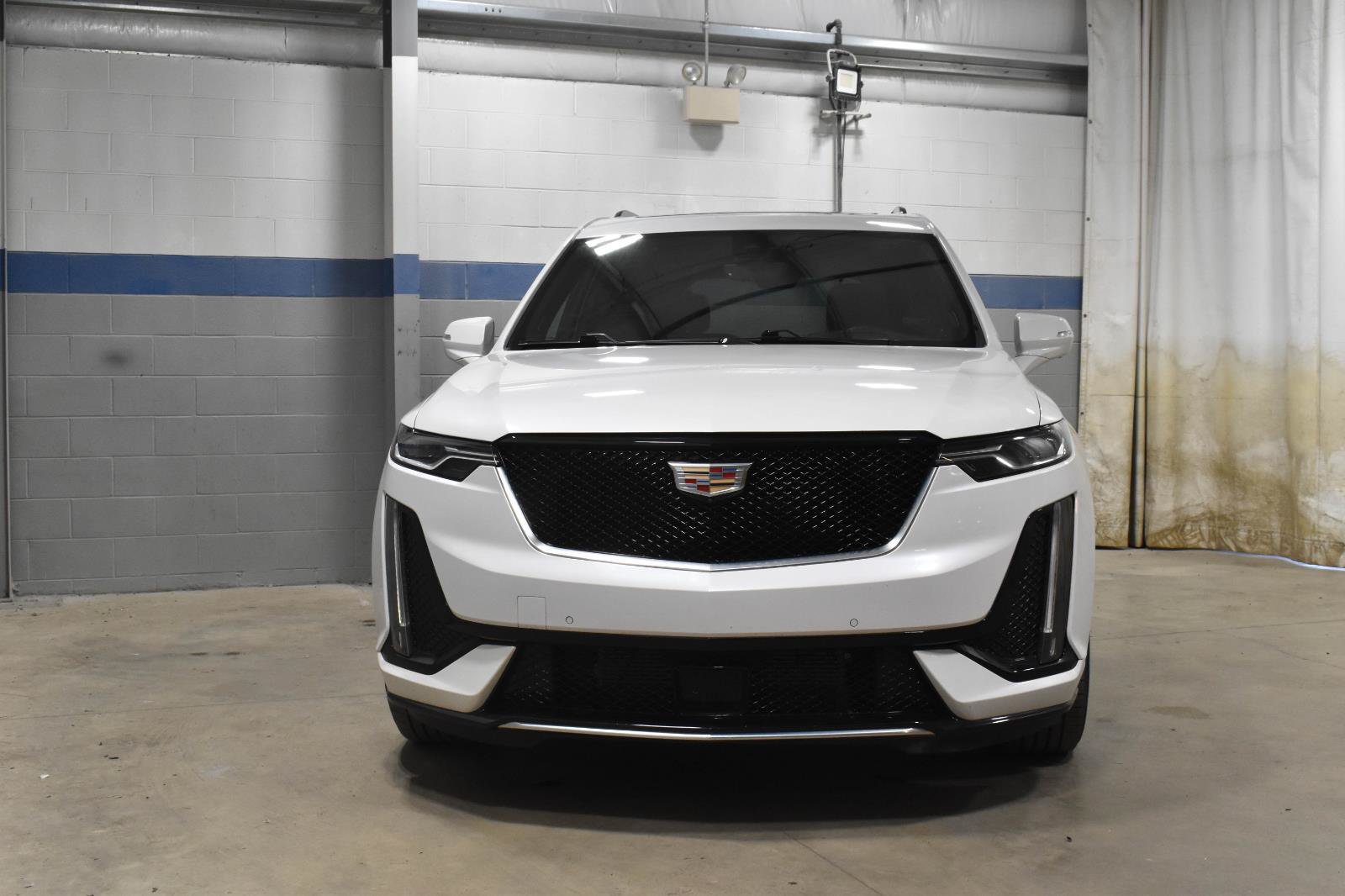 Certified 2025 Cadillac XT6 Sport w/ Technology Package AWD/4WD image 32