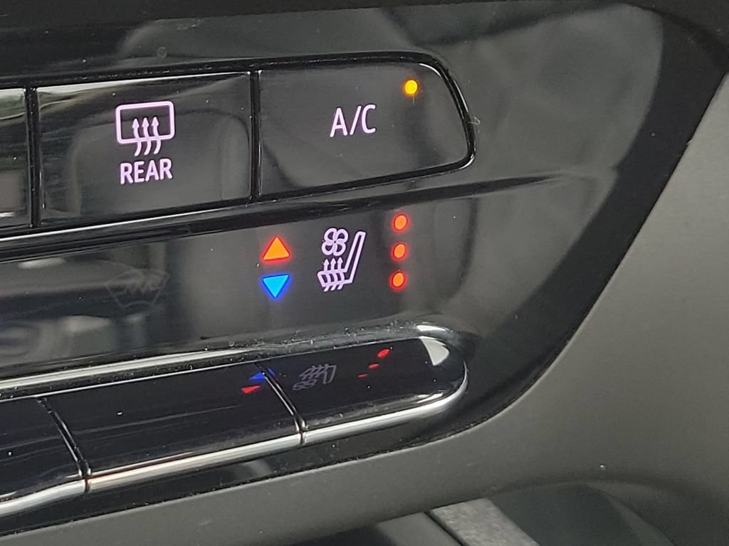 Used 2021 Buick Envision Avenir w/ Technology Package II AWD/4WD image 20