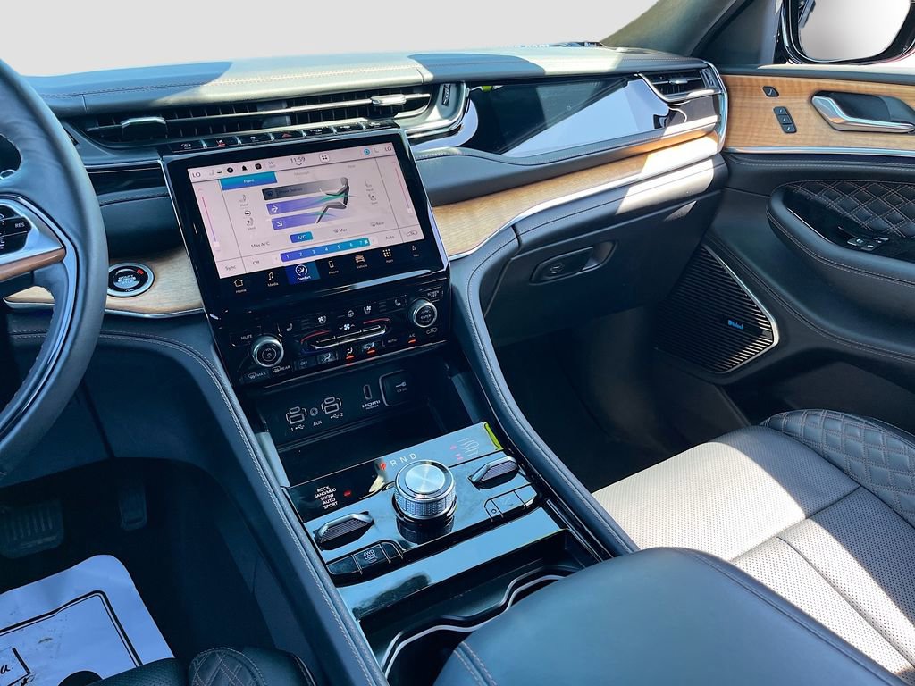 Used 2025 Jeep Grand Cherokee L Summit image 25