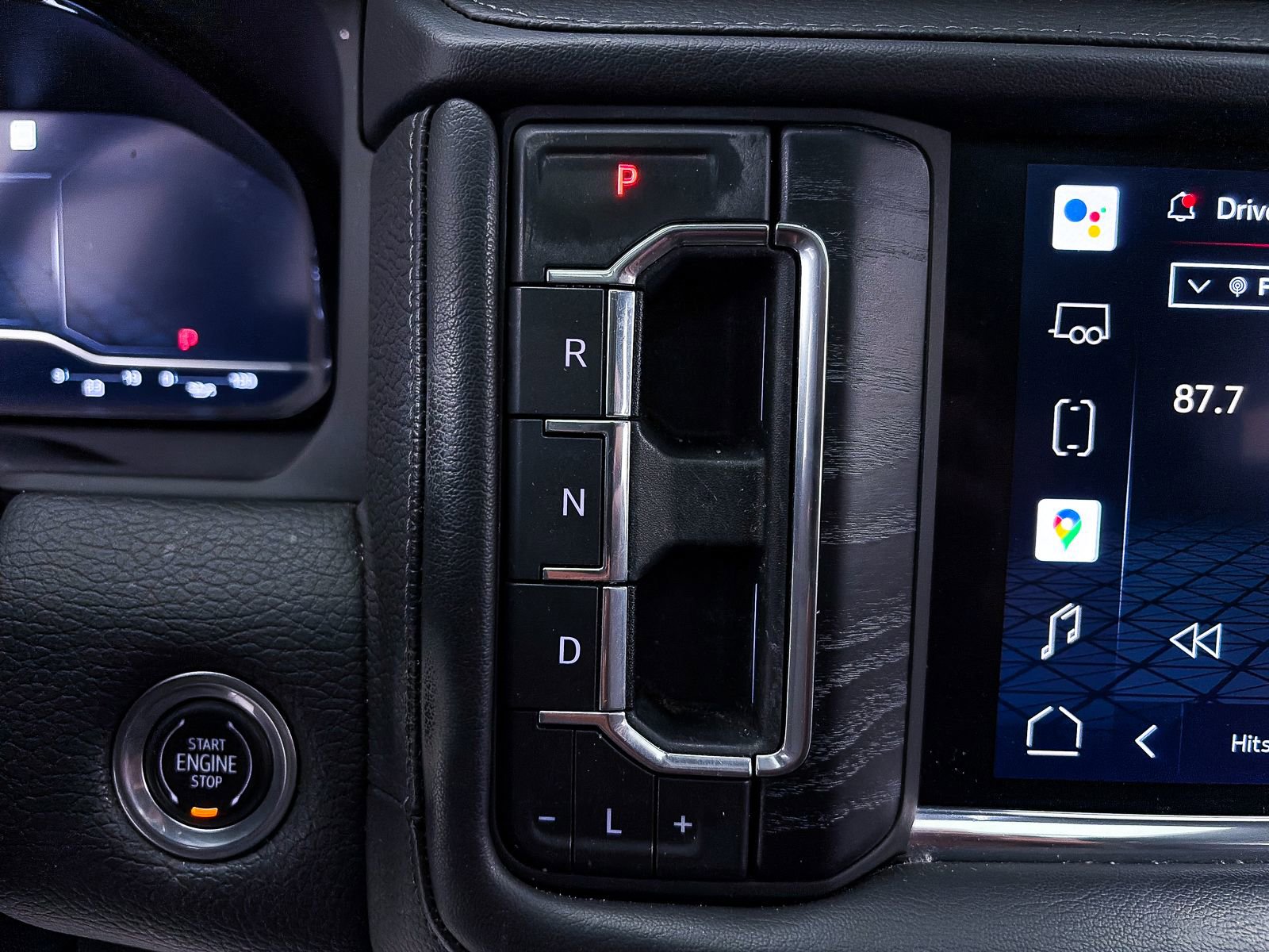 Used 2022 GMC Yukon XL Denali w/ Denali Ultimate Package image 30