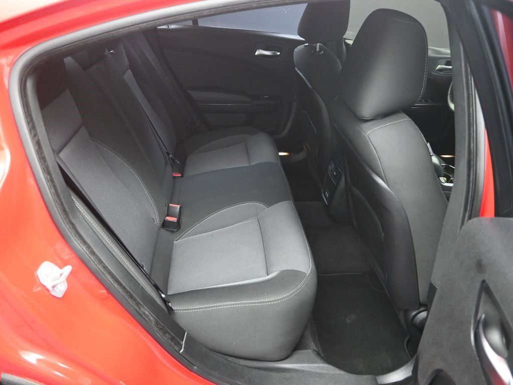 Used 2018 Dodge Charger SXT w/ Blacktop Package image 33