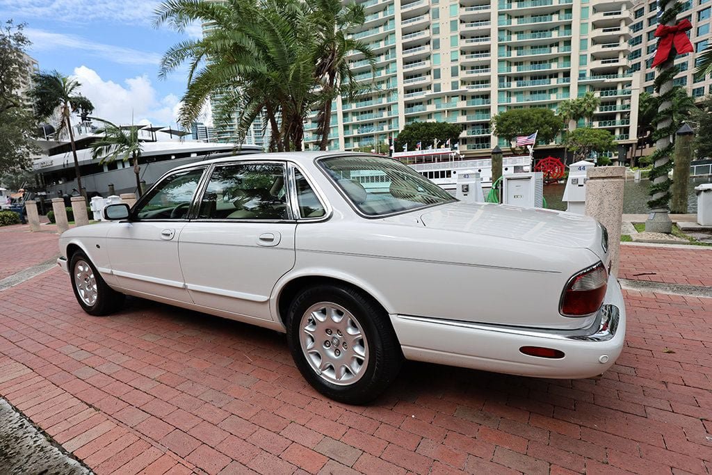 Used 2003 Jaguar XJ8 RWD image 5