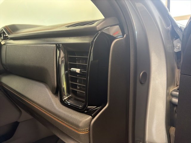 Used 2024 GMC Sierra 2500 AT4 image 43