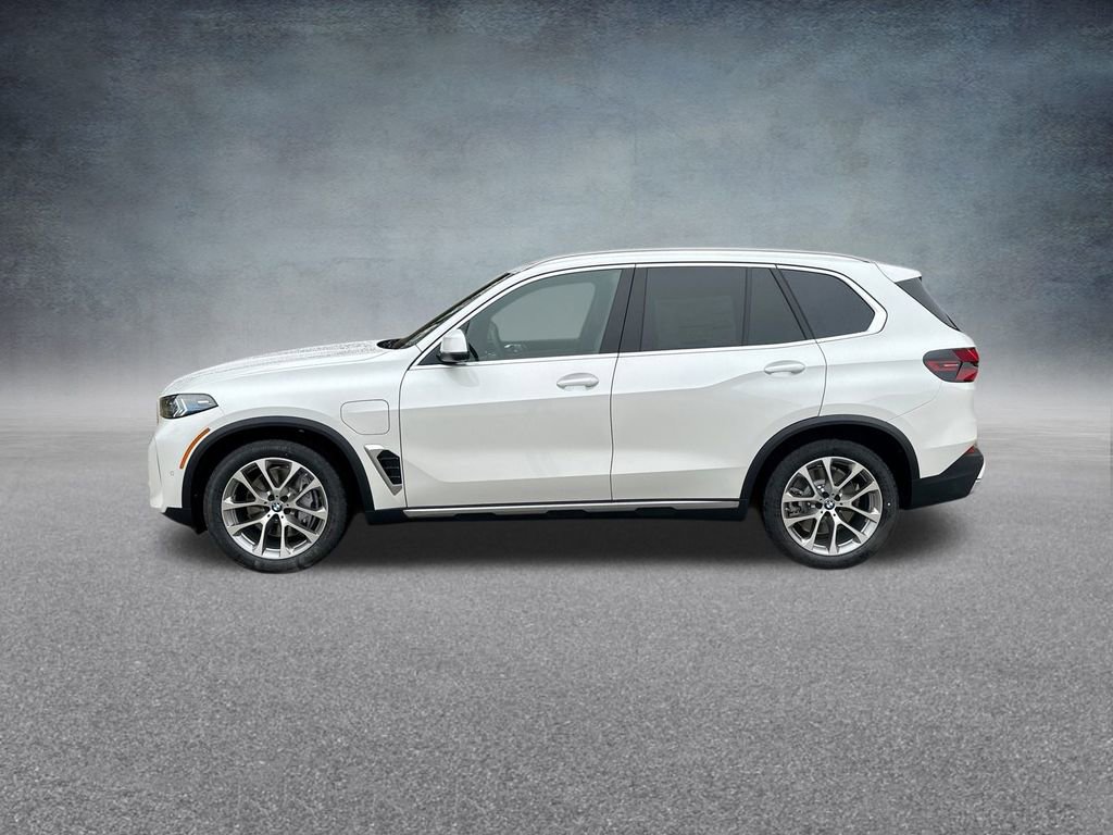 New 2026 BMW X5 xDrive50e w/ Climate Comfort Package image 5