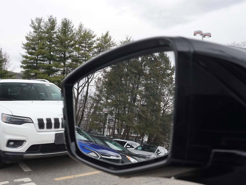 Used 2023 Acura MDX A-Spec image 32