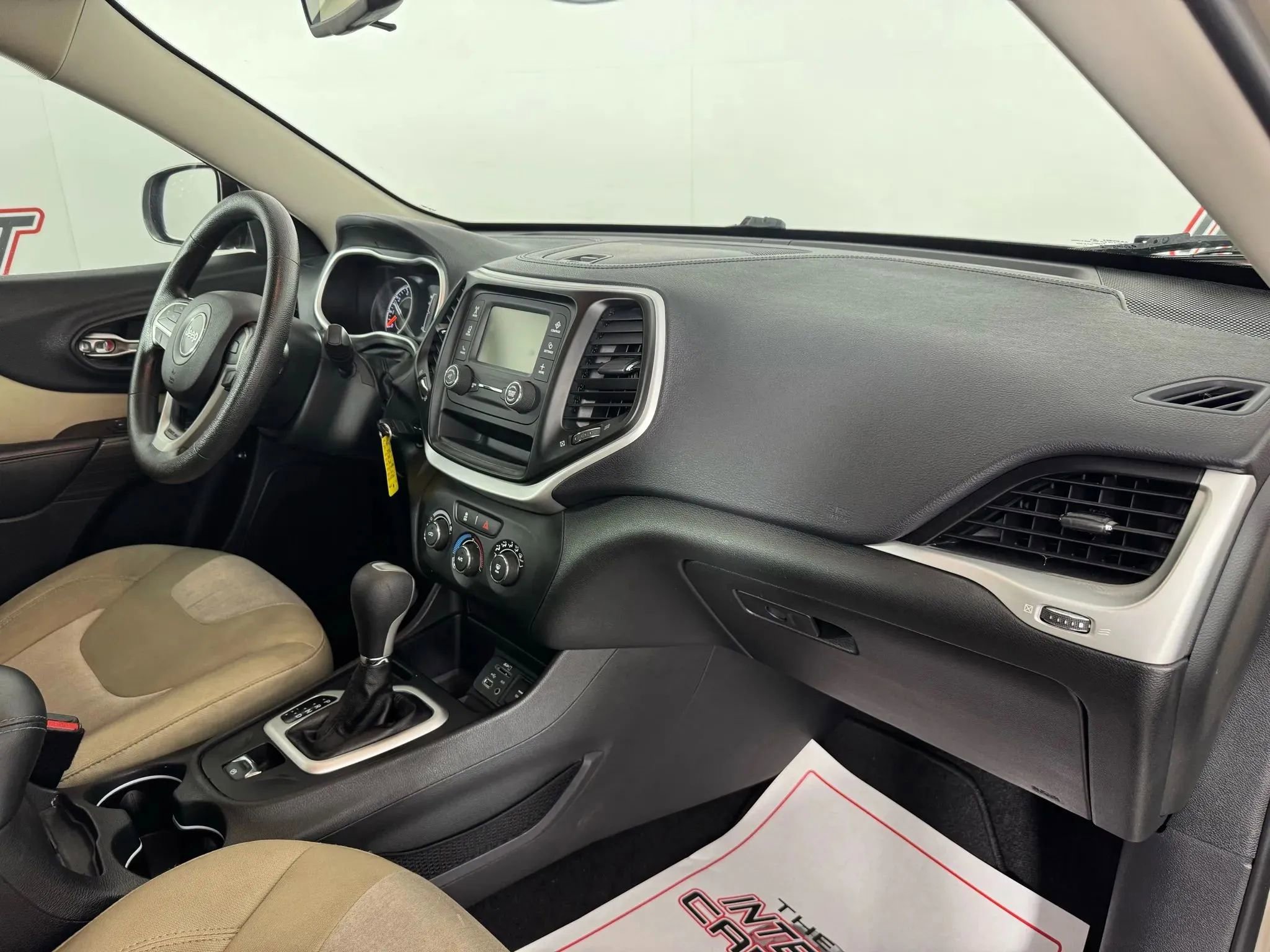 Used 2015 Jeep Cherokee Sport image 12