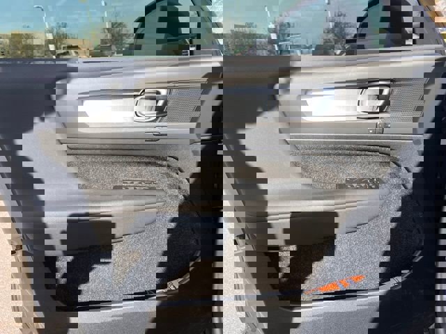 Used 2024 Volvo XC40 B5 Core image 8