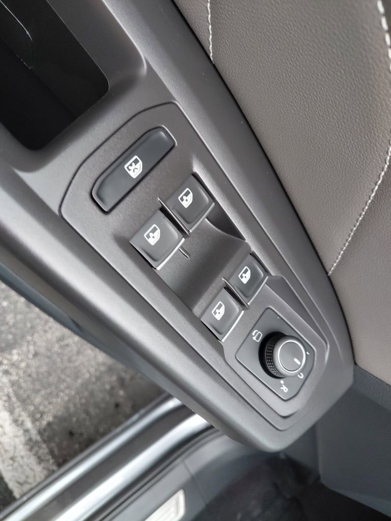 Used 2022 Volkswagen Atlas SEL Premium image 24