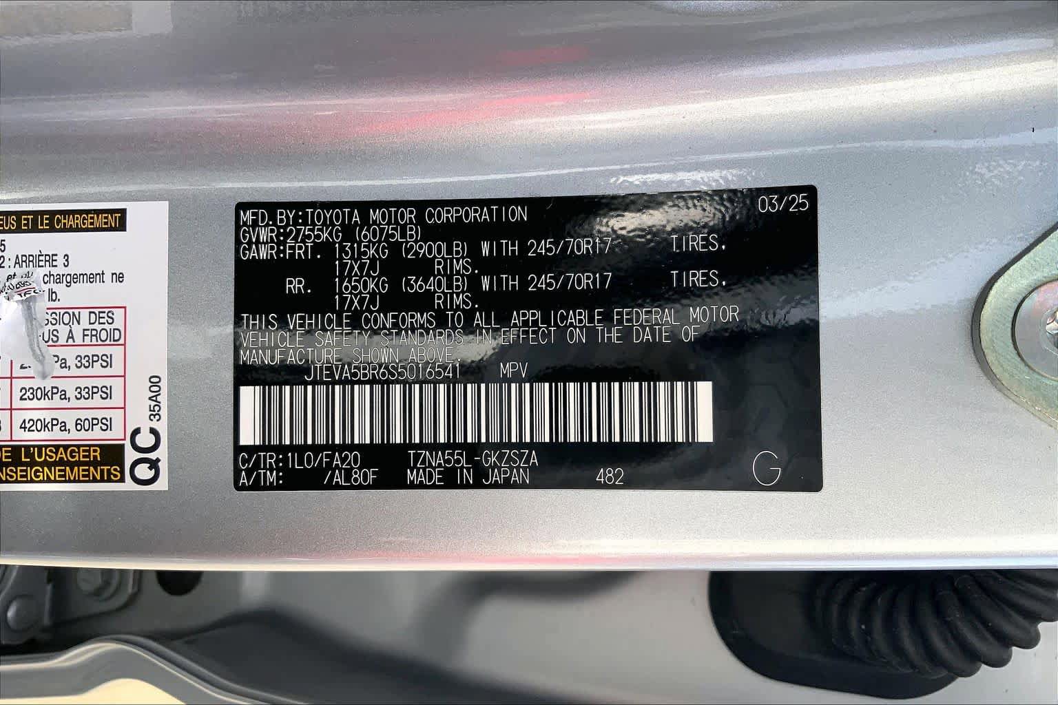 Used 2025 Toyota 4Runner SR5 AWD/4WD image 33