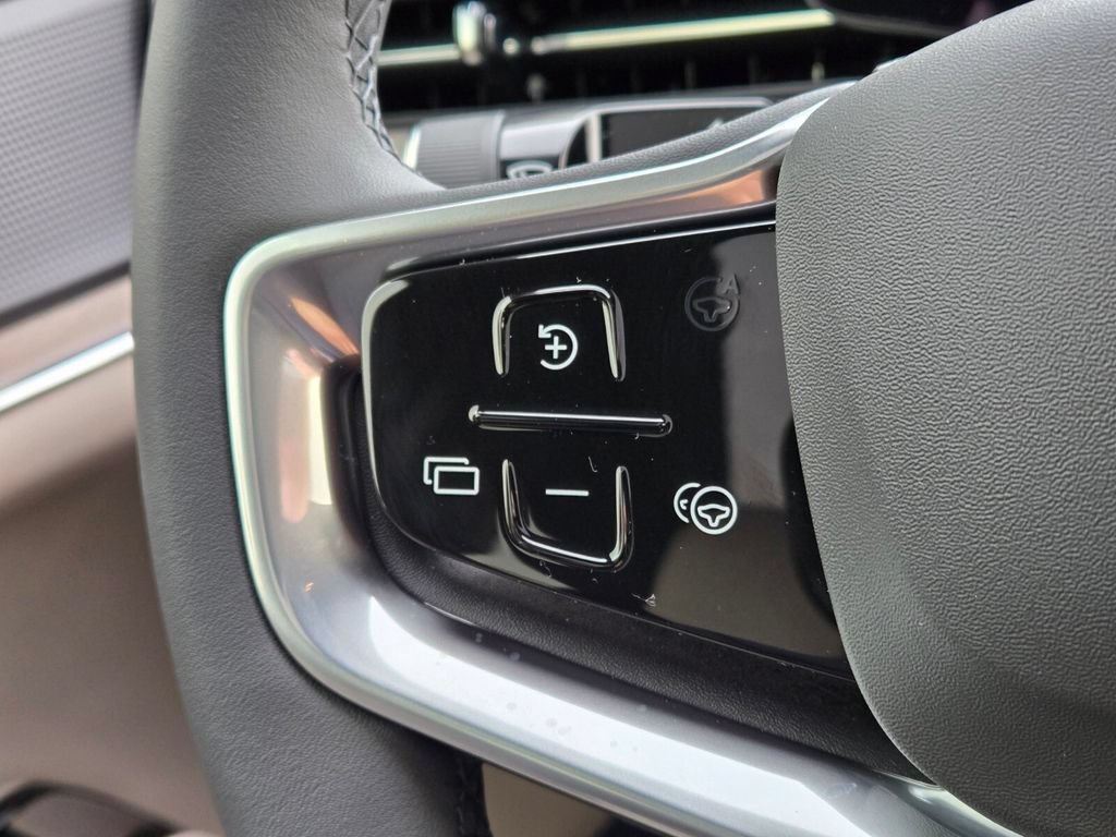New 2025 Volvo EX90 Ultra AWD/4WD image 30