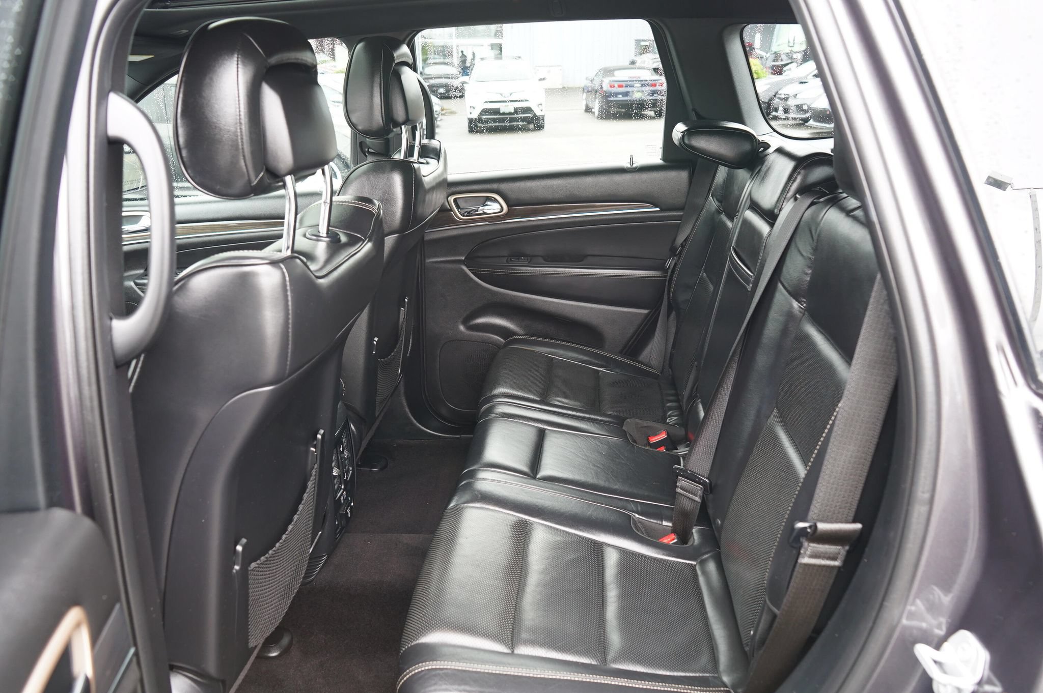 Used 2017 Jeep Grand Cherokee Overland AWD/4WD image 15