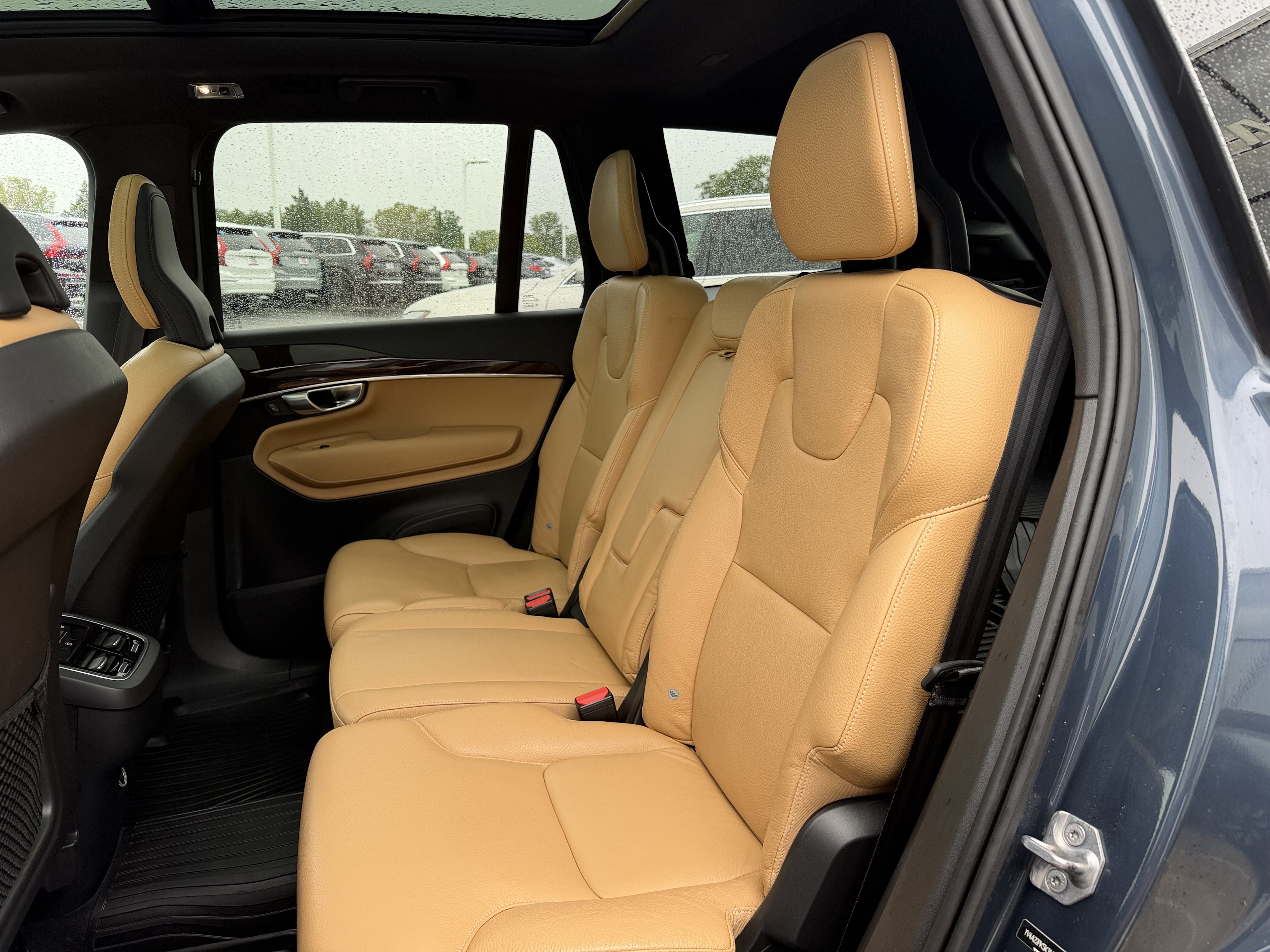 Used 2019 Volvo XC90 T6 Momentum w/ Protection Package AWD/4WD image 10