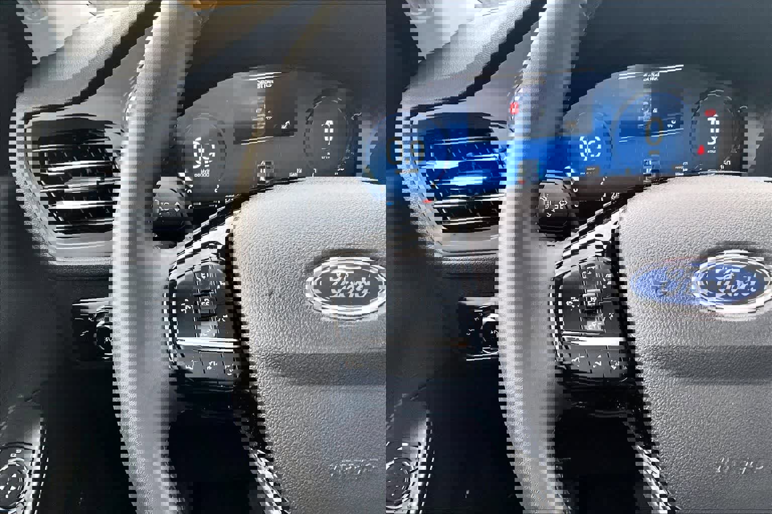 Used 2024 Ford Escape Platinum image 25