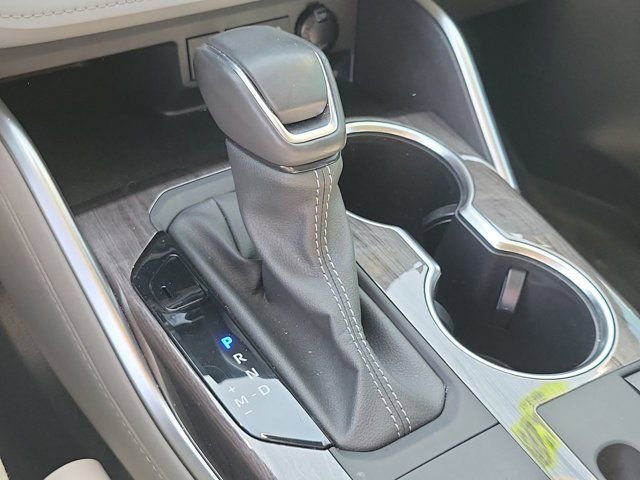 Used 2024 Toyota Highlander Limited image 25