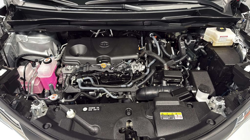 Used 2024 Toyota Sienna LE FWD image 38