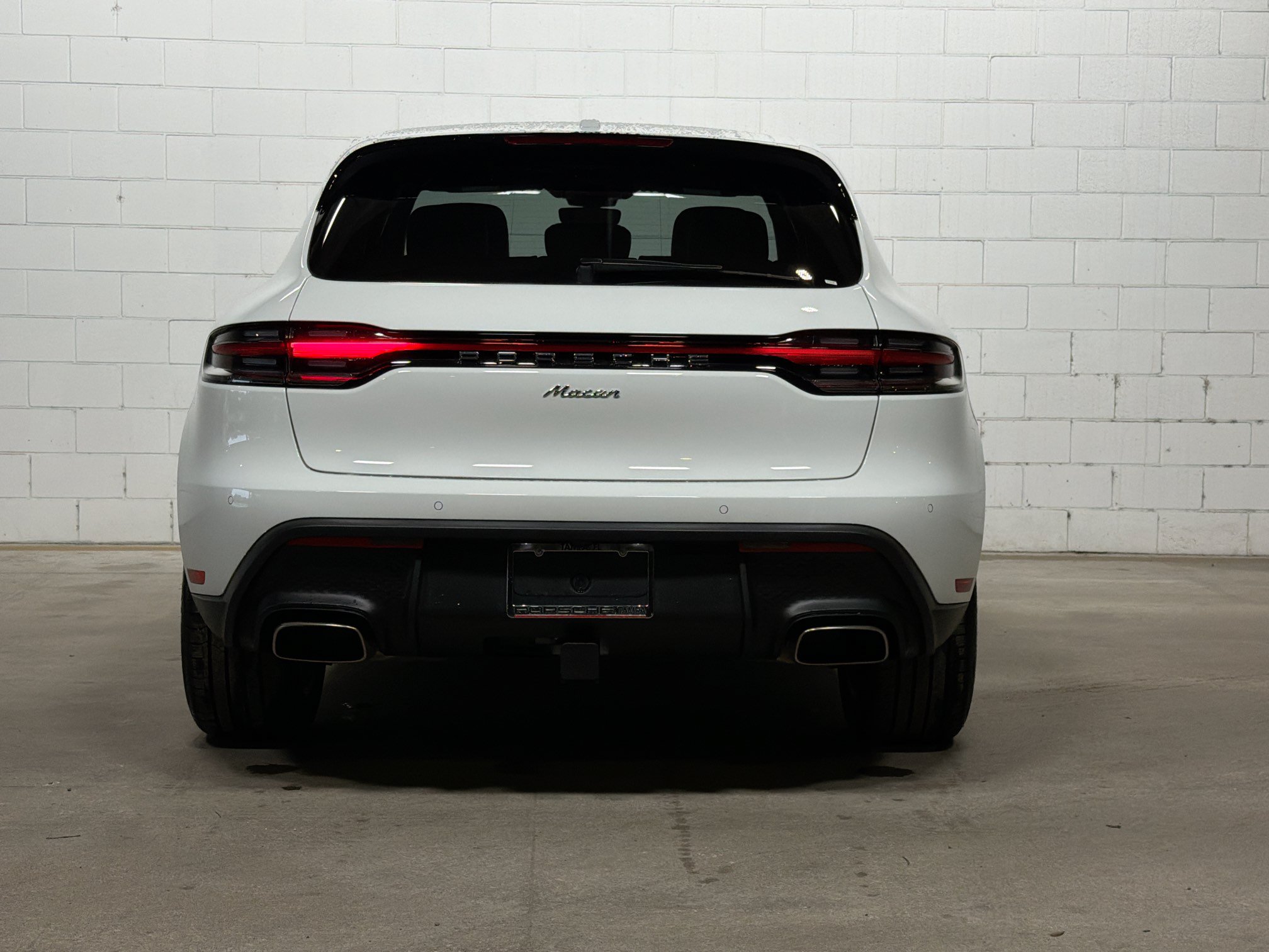 Certified 2026 Porsche Macan AWD/4WD image 8