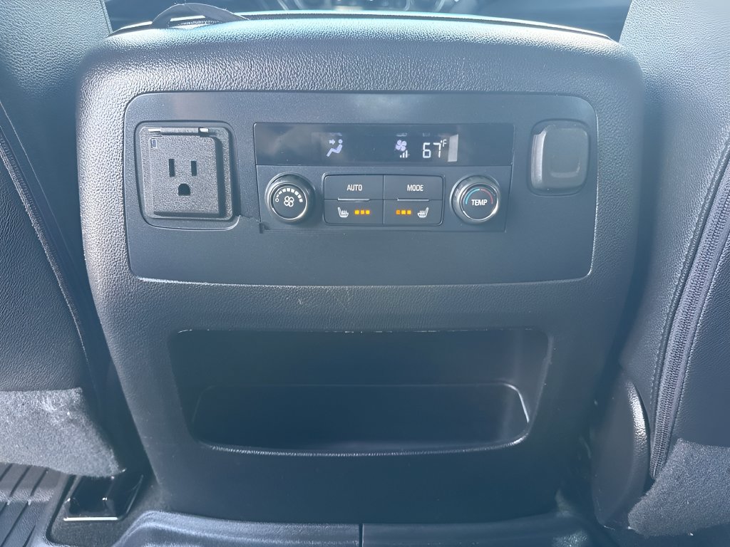 Used 2018 Chevrolet Tahoe Premier AWD/4WD image 15