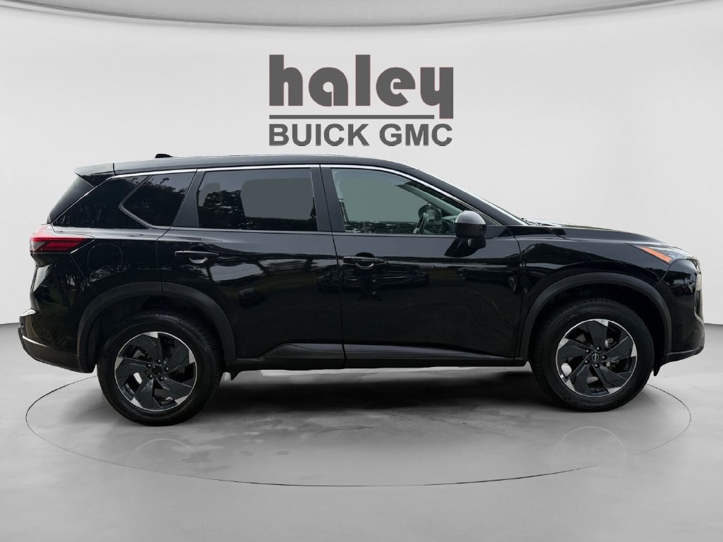 Used 2024 Nissan Rogue SV AWD/4WD image 6