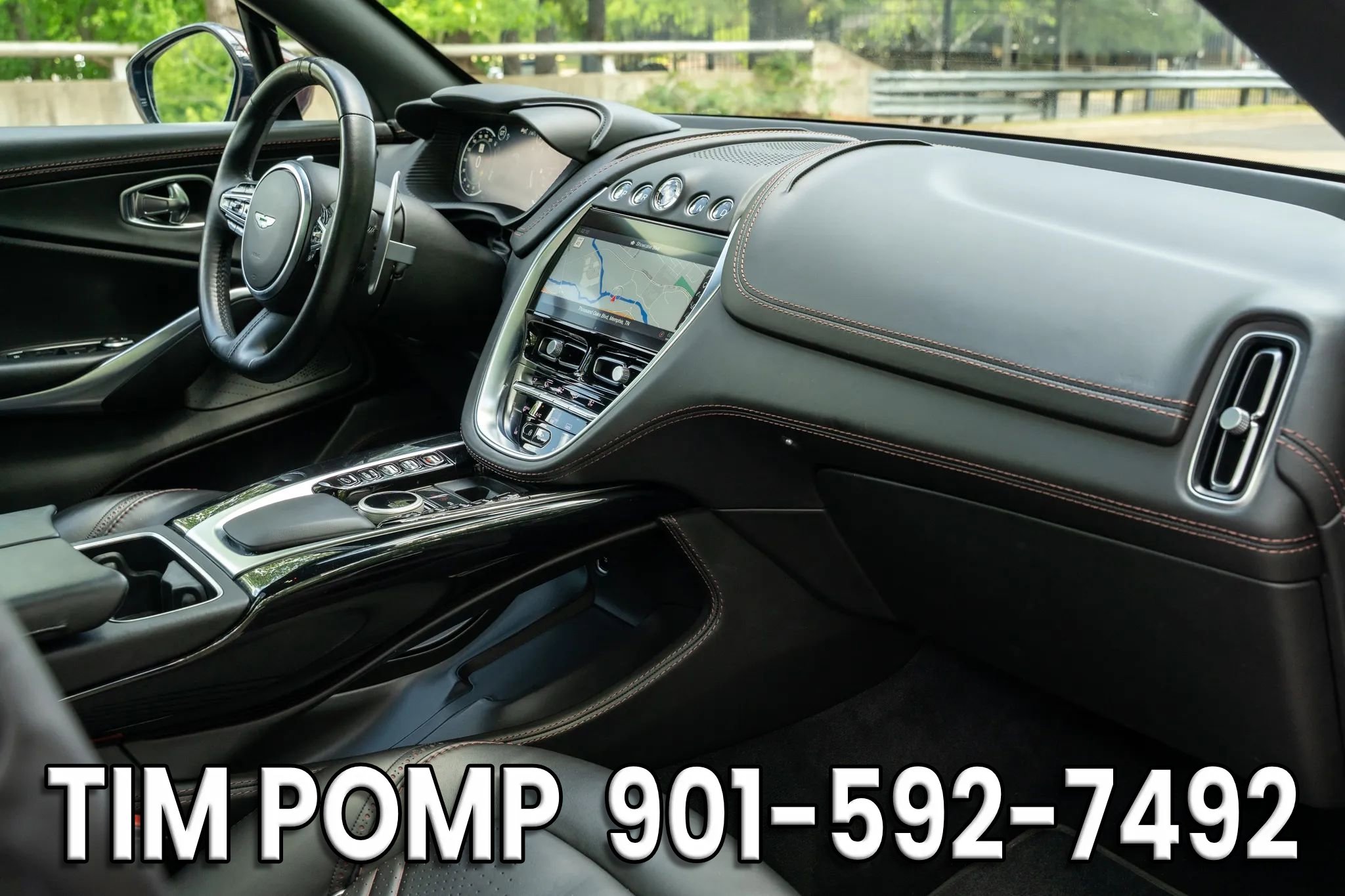 Used 2021 Aston Martin DBX image 18