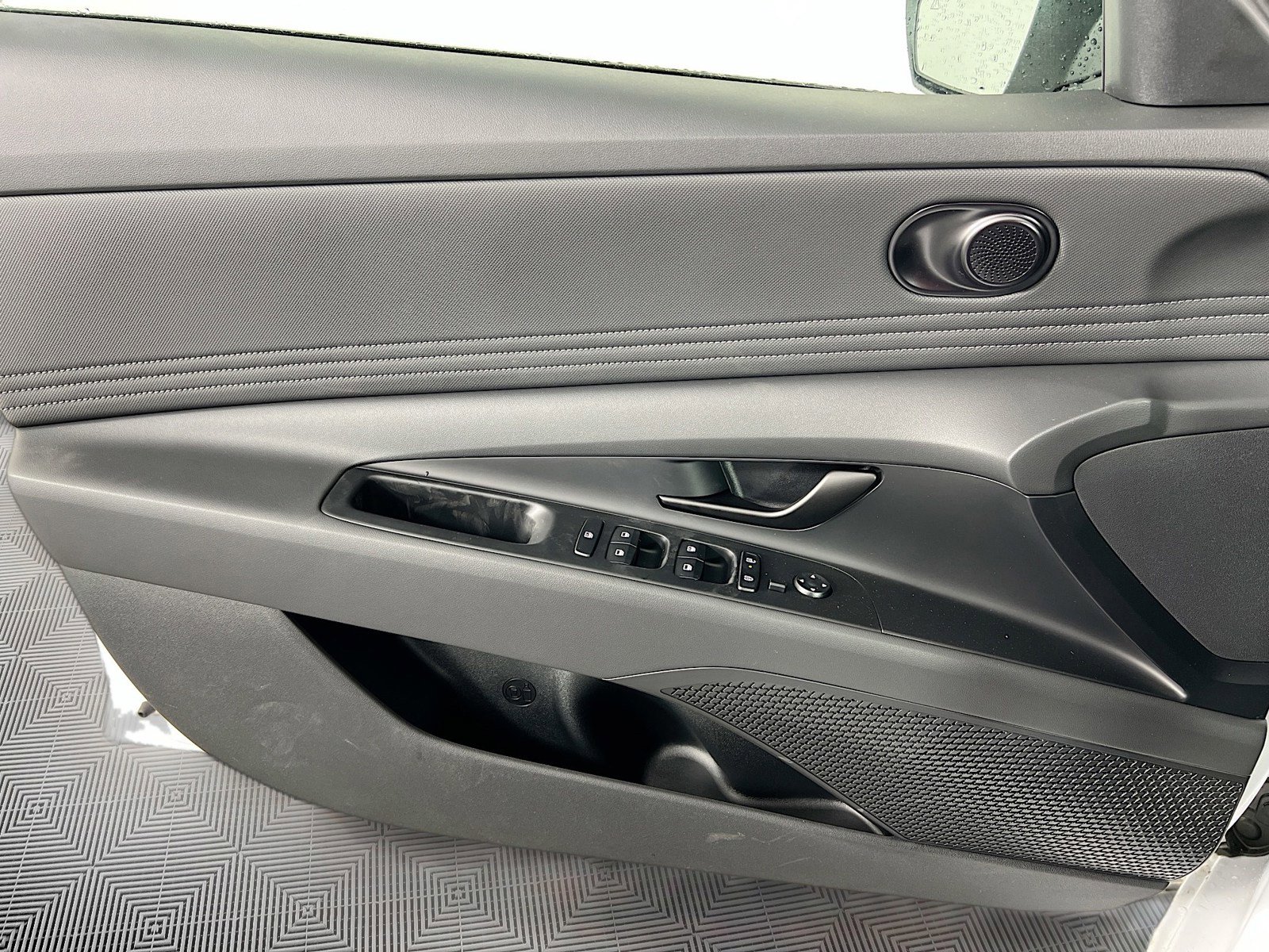 New 2025 Hyundai Elantra SEL FWD image 20