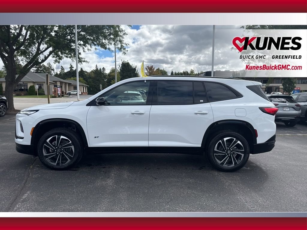 New 2026 Buick Enclave Sport Touring w/ LPO, Floor Liner Package image 8