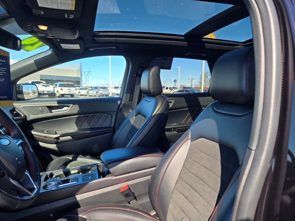 Certified 2024 Ford Edge ST-Line w/ Class II Trailer Tow Package AWD/4WD image 25