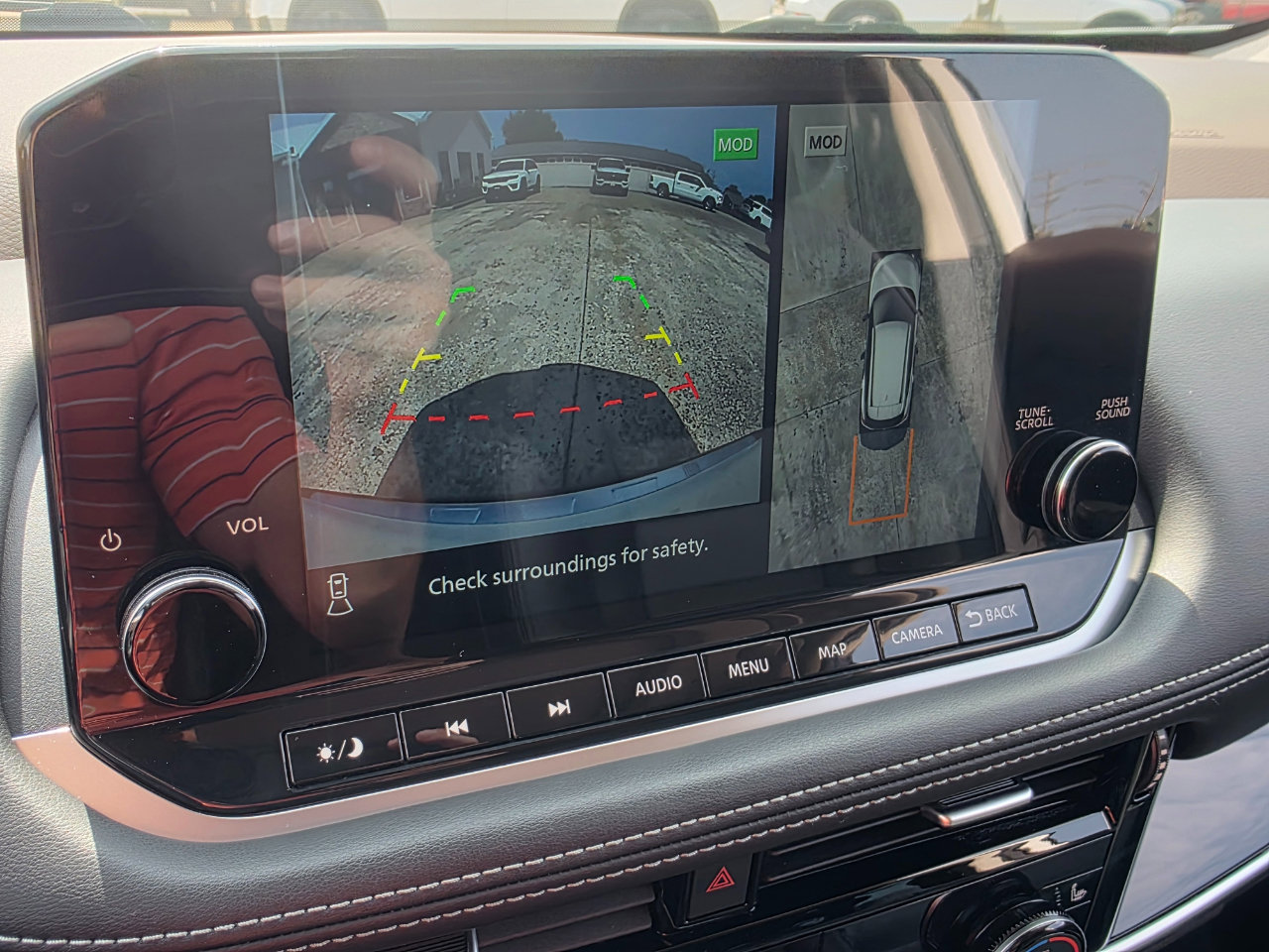 Used 2022 Nissan Rogue SL w/ SL Premium Package image 5