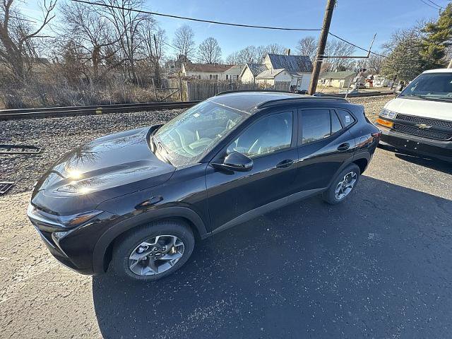 New 2026 Chevrolet Trax LT w/ Driver Confidence Package FWD image 2